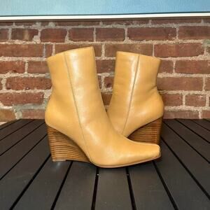 Vintage white mountain wanda wedged